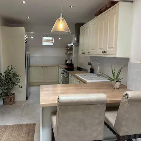 Cozy 3-Bed Cottage With Hot Tub Abergele Exterior photo