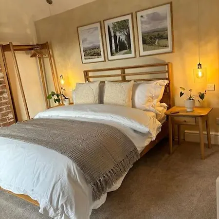 Cozy 3-Bed Cottage With Hot Tub Abergele Exterior photo