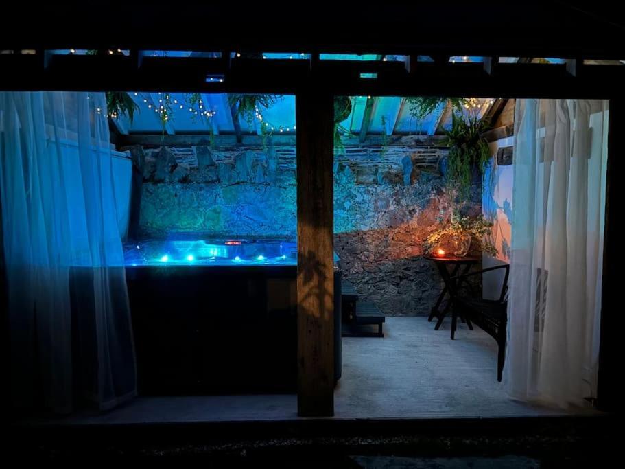 Cozy 3-bed With Hot Tub Holiday home *