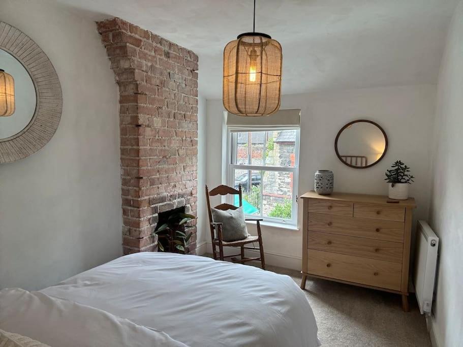 Cozy 3-bed With Hot Tub Abergele