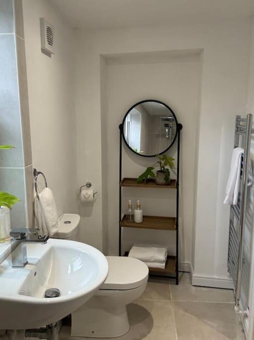 Cozy 3-bed With Hot Tub * Abergele
