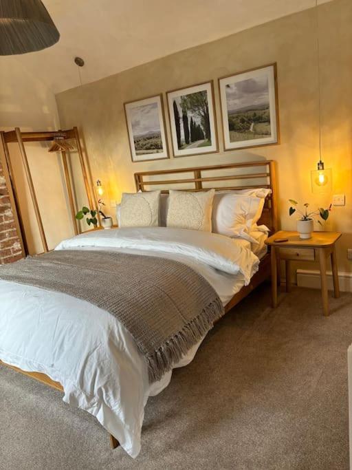 Cozy 3-bed With Hot Tub
